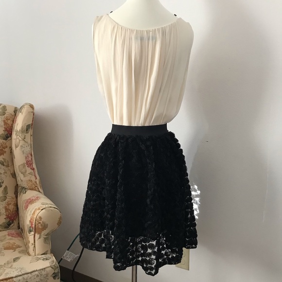 Mischa Barton Rose Skirt - Picture 2 of 5